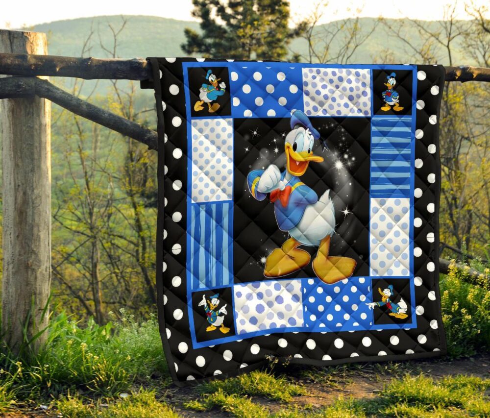 Donald Duck Quilt Blanket Funny Cartoon Fan Gift Idea