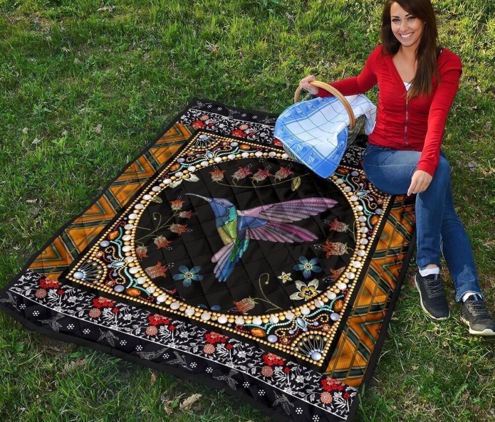 Graphic Art Humming Bird Quilt Blanket Gift Idea