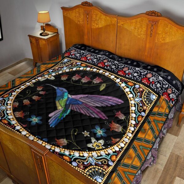 graphic art humming bird quilt blanket gift idea xtdxt