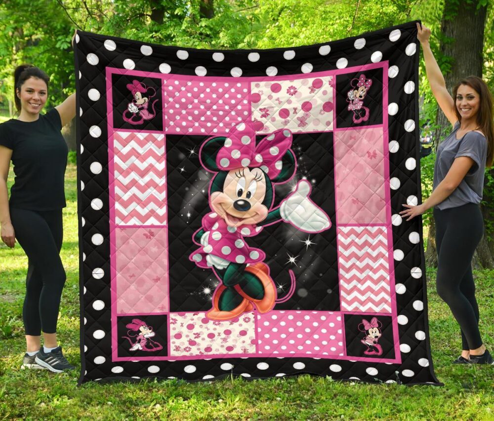 Minnie Mouse Quilt Blanket Gift Idea For DN Fan