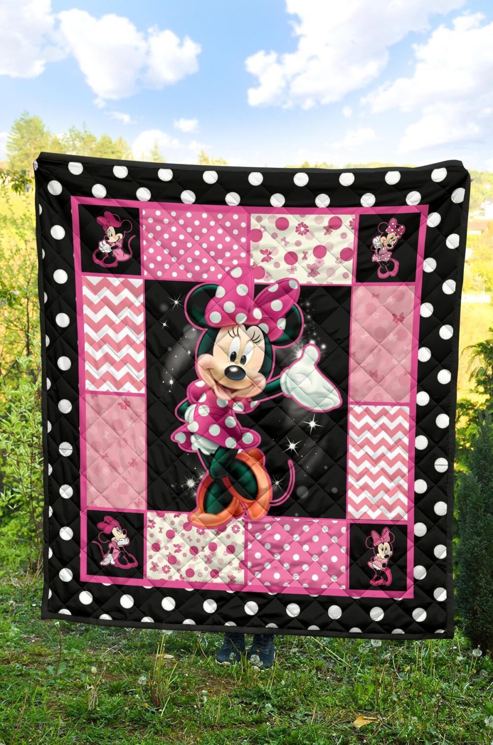 Minnie Mouse Quilt Blanket Gift Idea For DN Fan