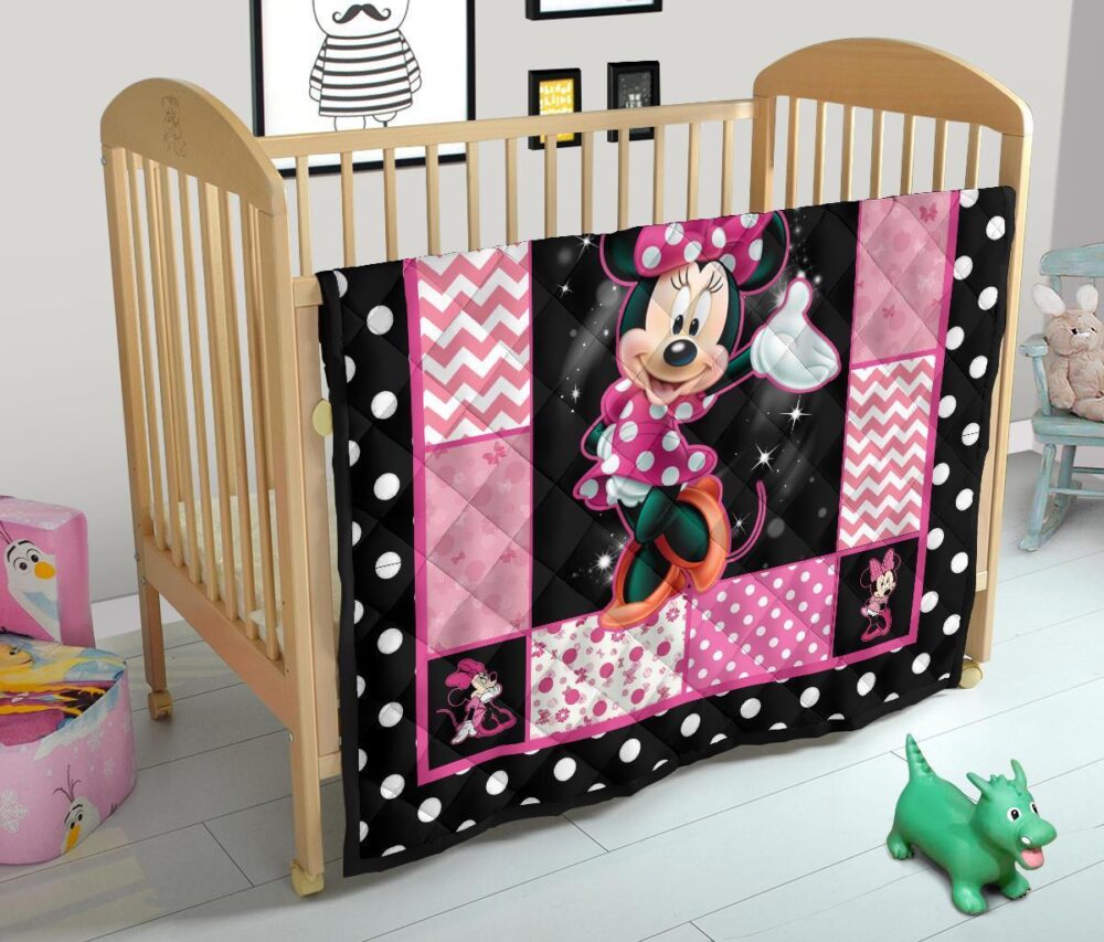 Minnie Mouse Quilt Blanket Gift Idea For DN Fan