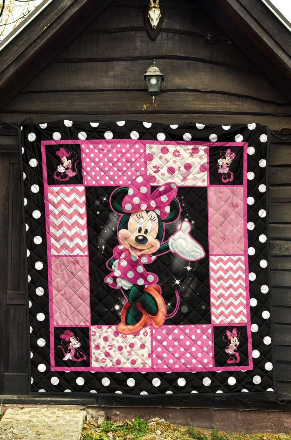 Minnie Mouse Quilt Blanket Gift Idea For DN Fan