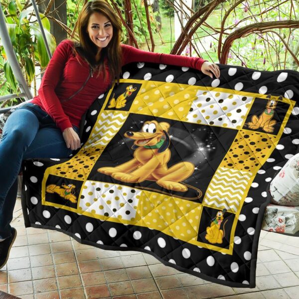 pluto quilt blanket cute cartoon fan gift idea 3jkl4