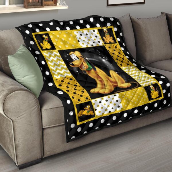 pluto quilt blanket cute cartoon fan gift idea 55tfh