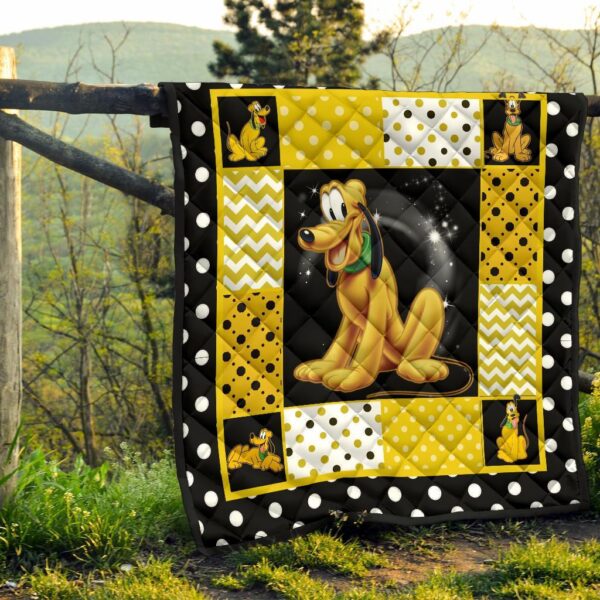 pluto quilt blanket cute cartoon fan gift idea 6rcz4