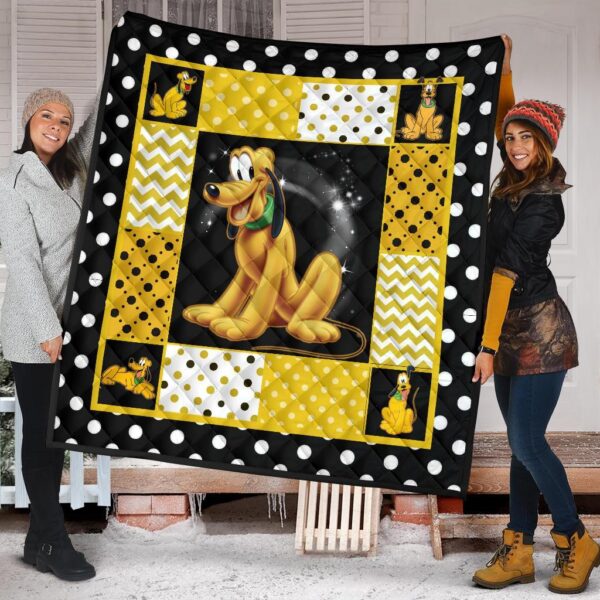 pluto quilt blanket cute cartoon fan gift idea b2mjx