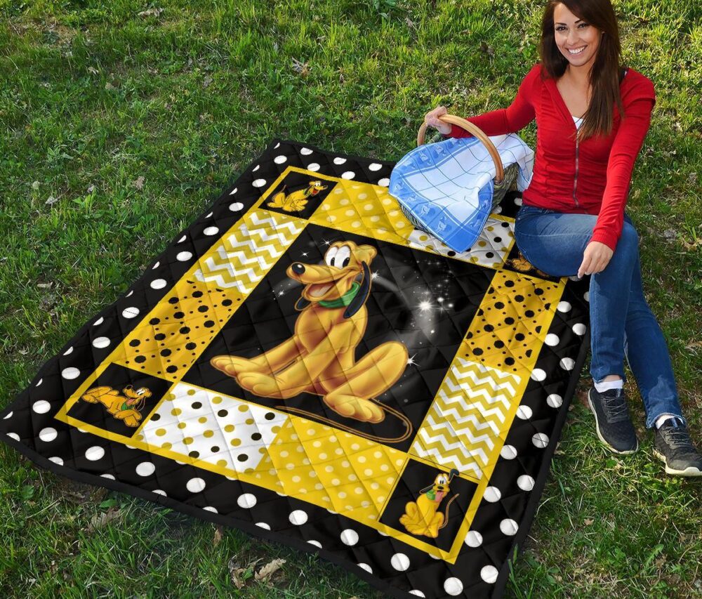 Pluto Quilt Blanket Cute Cartoon Fan Gift Idea