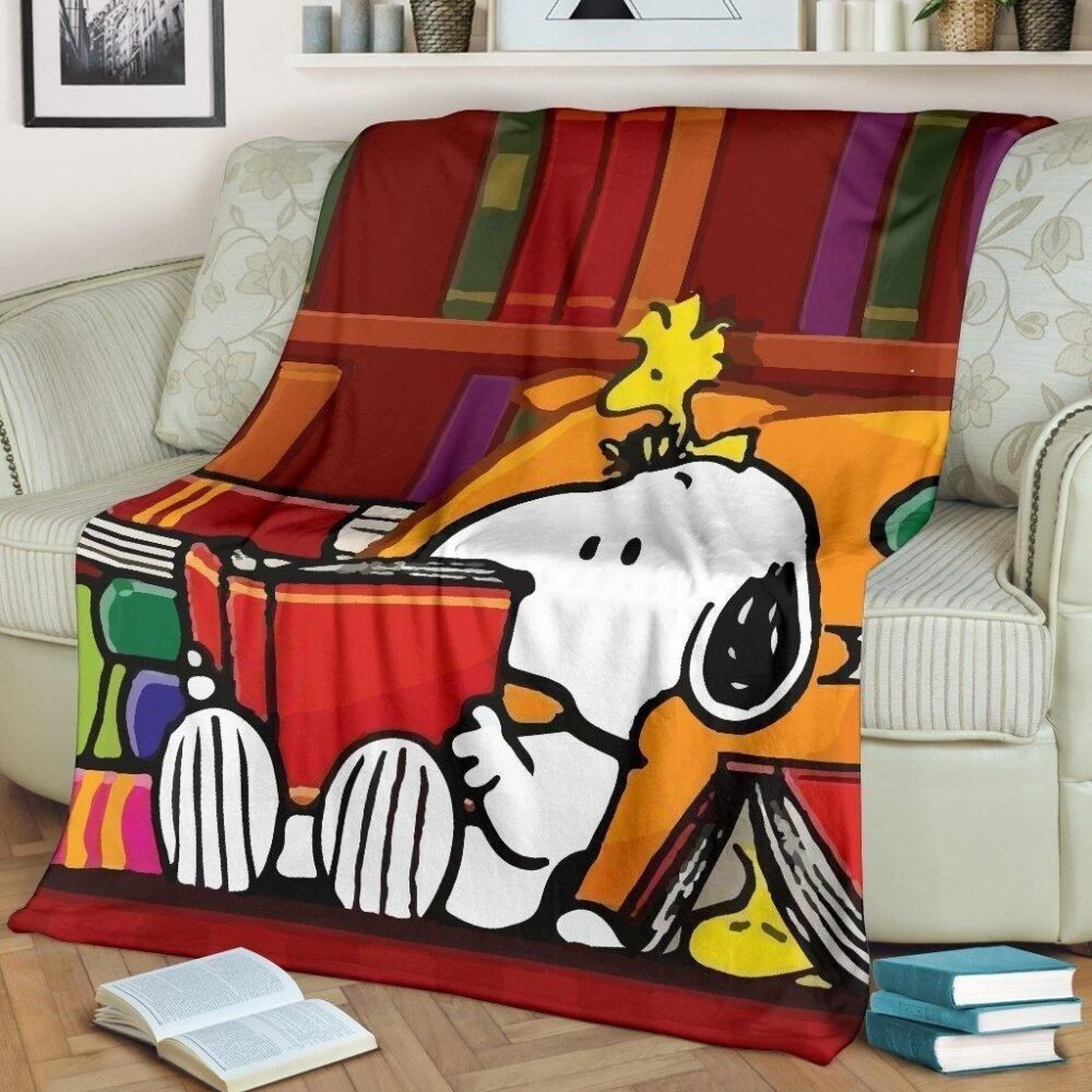 Woodstock Snoopy Reading Book Fleece Blanket Bedding Decor