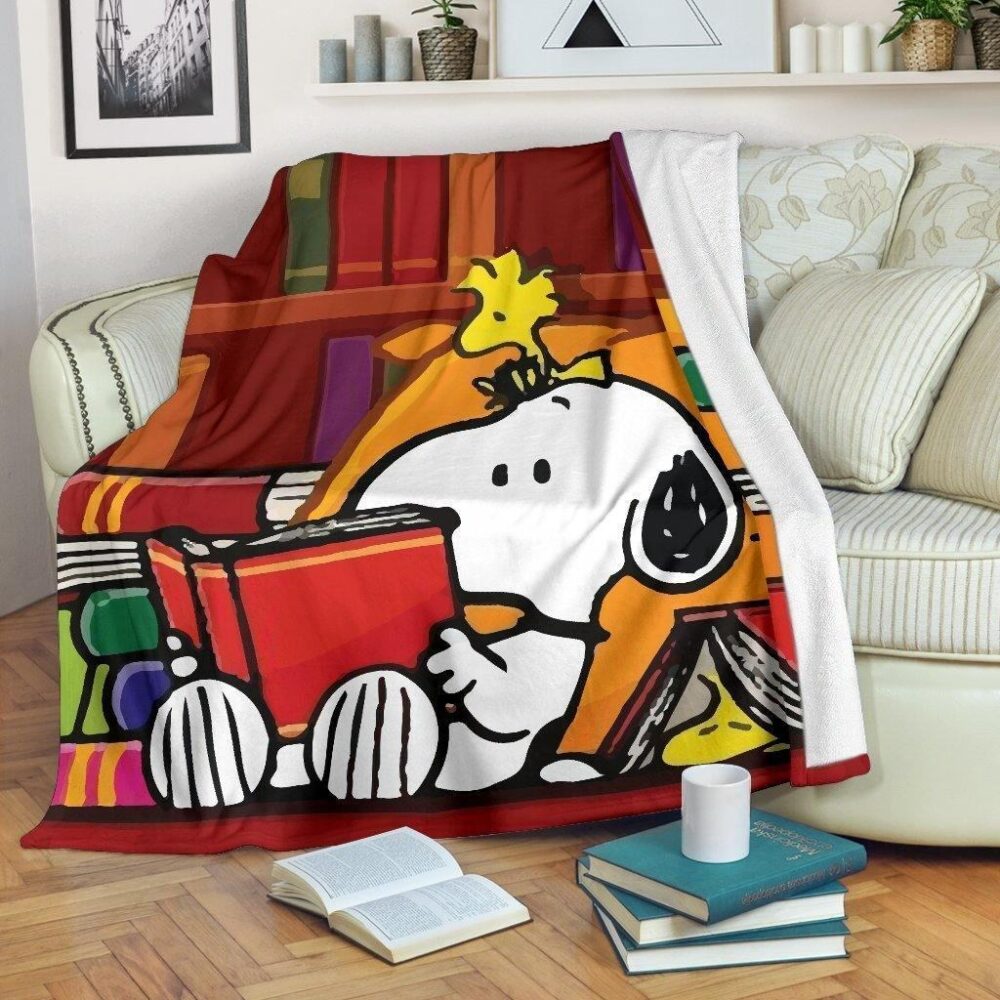 Woodstock Snoopy Reading Book Fleece Blanket Bedding Decor